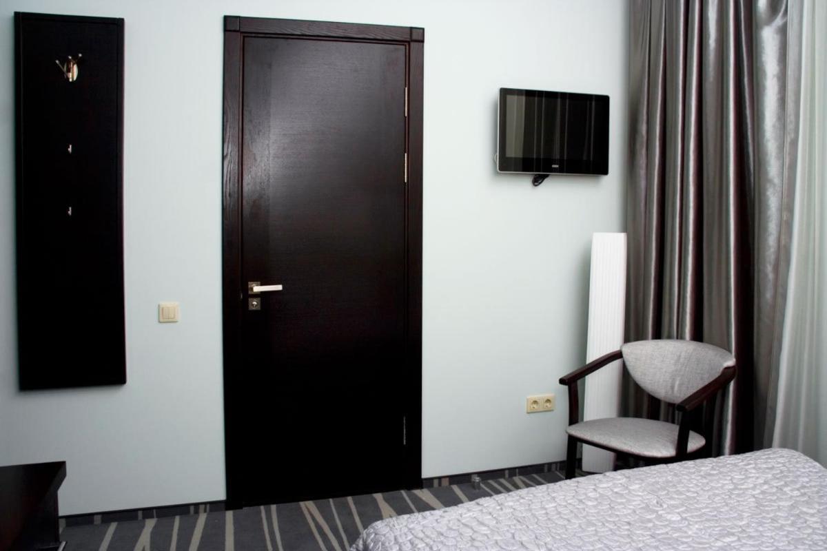 Greenstone Hotel Kherson Exterior photo