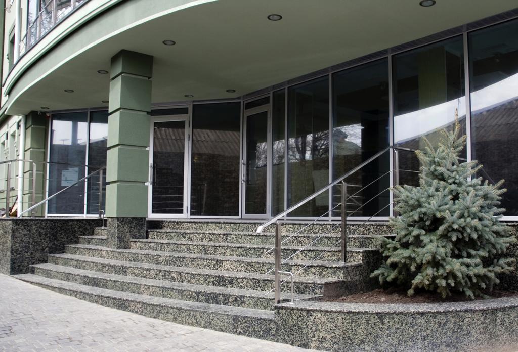 Greenstone Hotel Kherson Exterior photo
